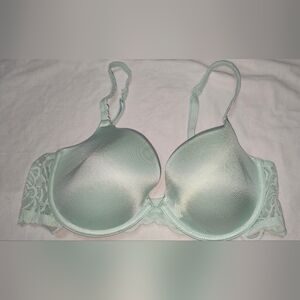 Victoria's Secret Wear Everywhere Lightly Lined T-Shirt Bra 36C green